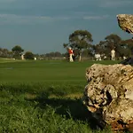 Golf Club *
