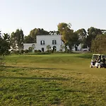 בית כפרי Golf Club